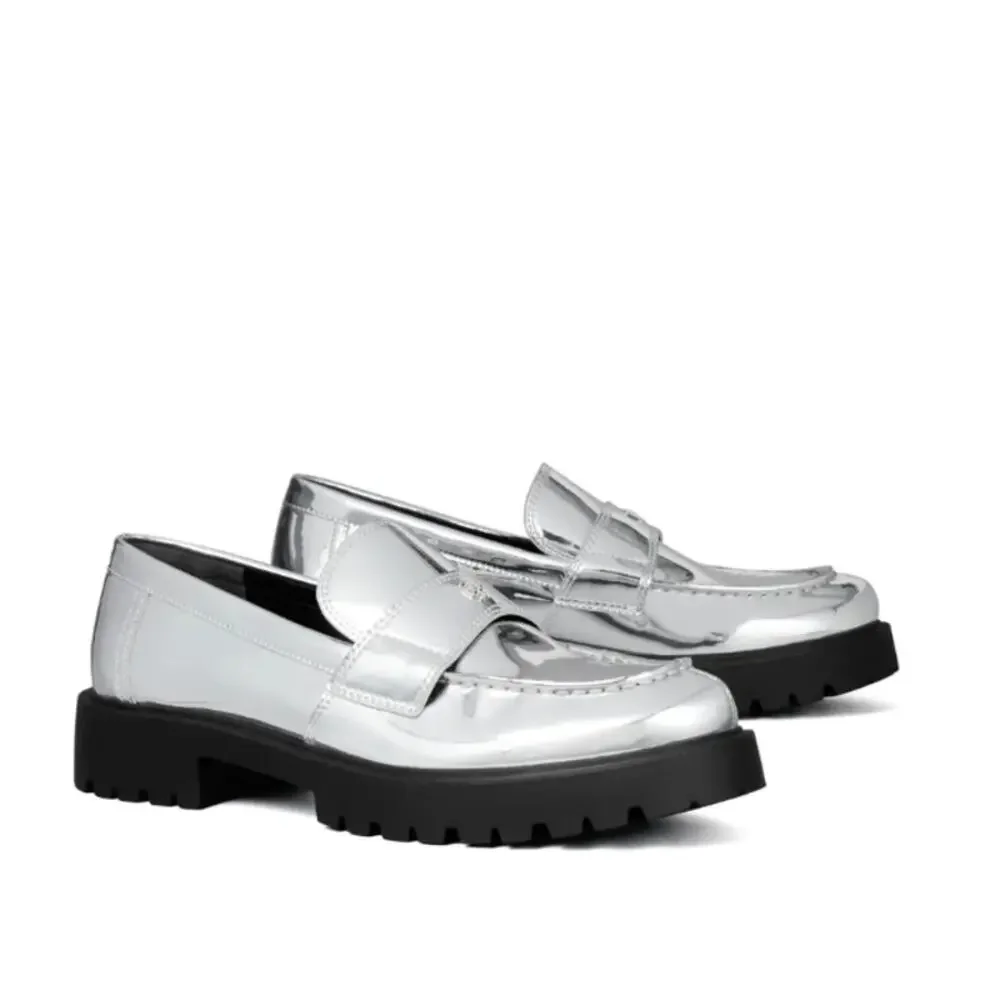 NEW Tory Burch Silver Classic Lug Sole Classic Designer Loafers Size 8